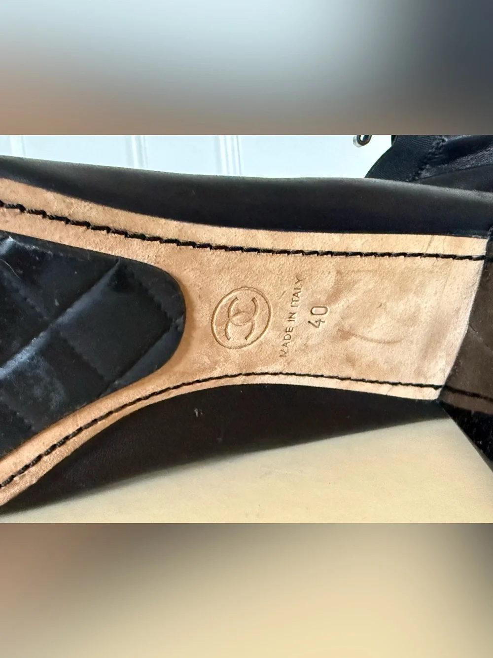 Authentic Vintage CHANEL Black Leather Block Heel Pumps with Cap-Toe Sz 40/9